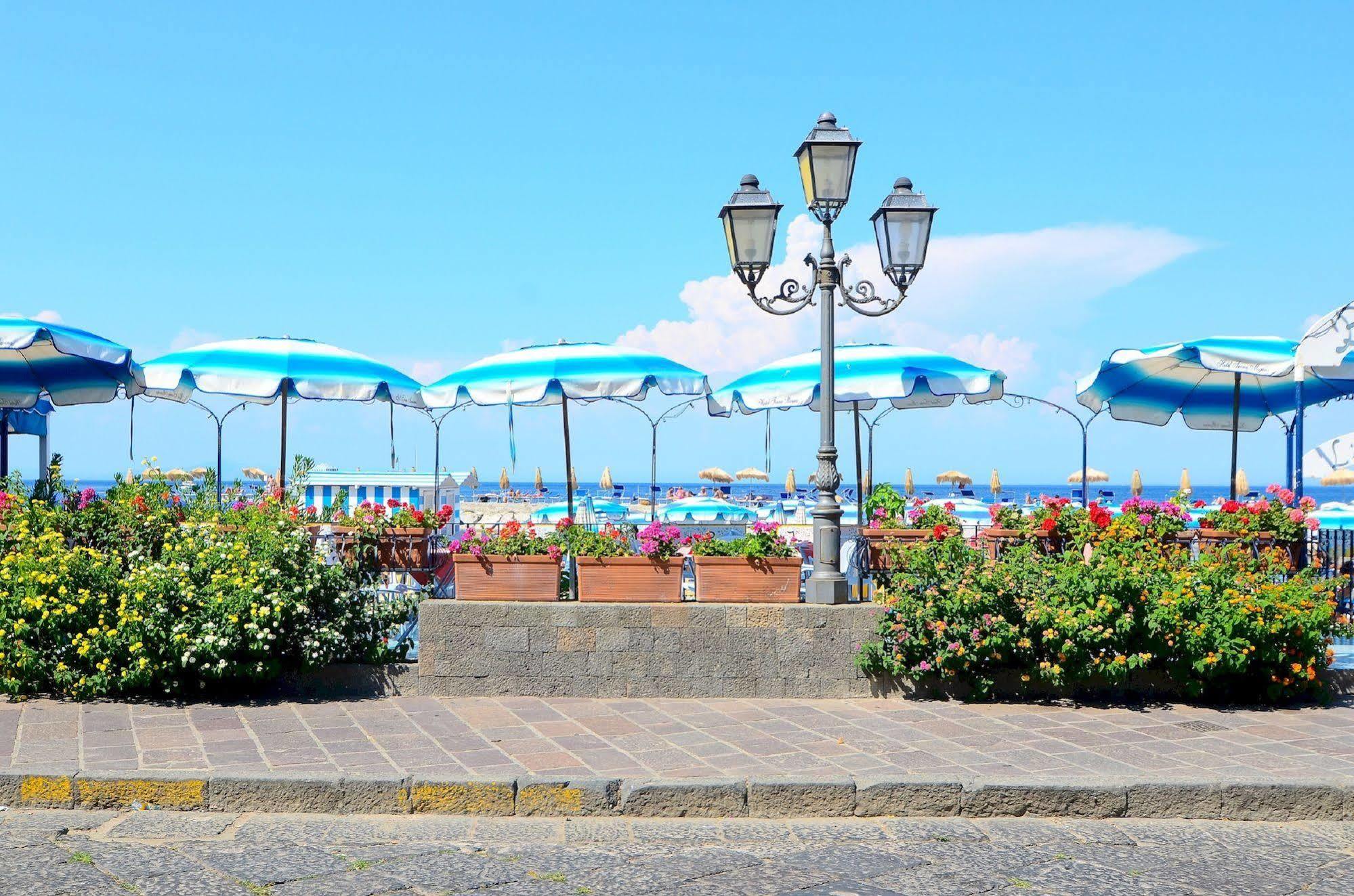 Hotel Terme Marina Lacco Ameno  Exterior photo